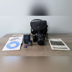 Panasonic LUMIX DMC-FZ8 7.2MP Digital Camera w/ Charger Bag + Tested WORKING